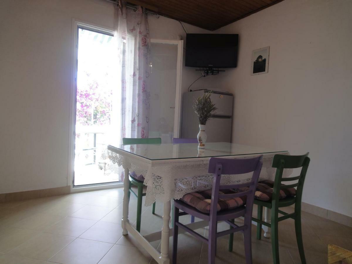 Apartments Villa Ana มาลี เดอร์เวนิค ภายนอก รูปภาพ