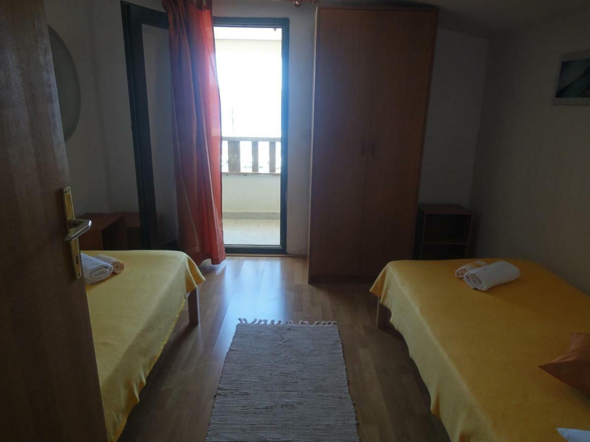 Apartments Villa Ana มาลี เดอร์เวนิค ภายนอก รูปภาพ