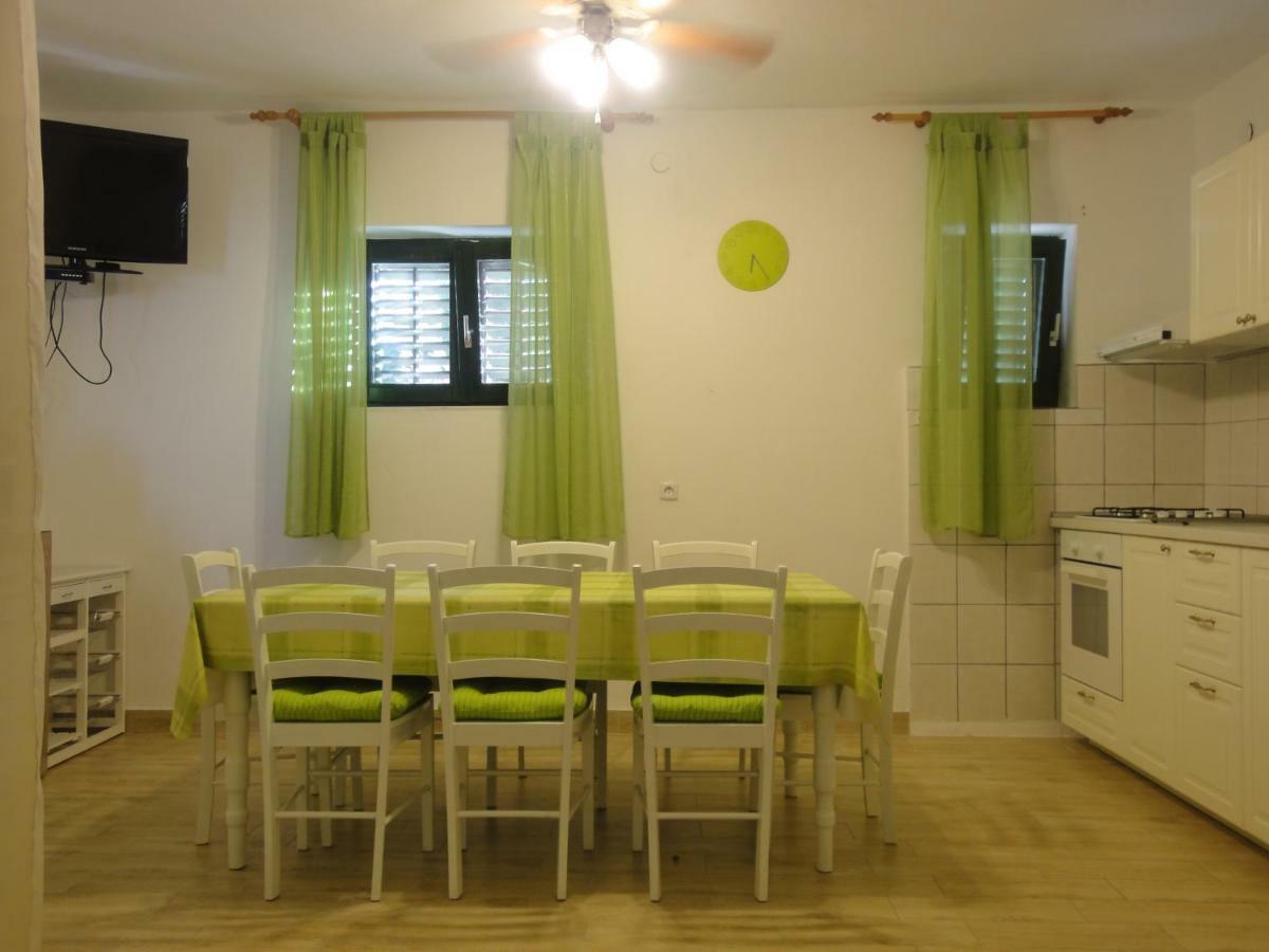 Apartments Villa Ana มาลี เดอร์เวนิค ภายนอก รูปภาพ