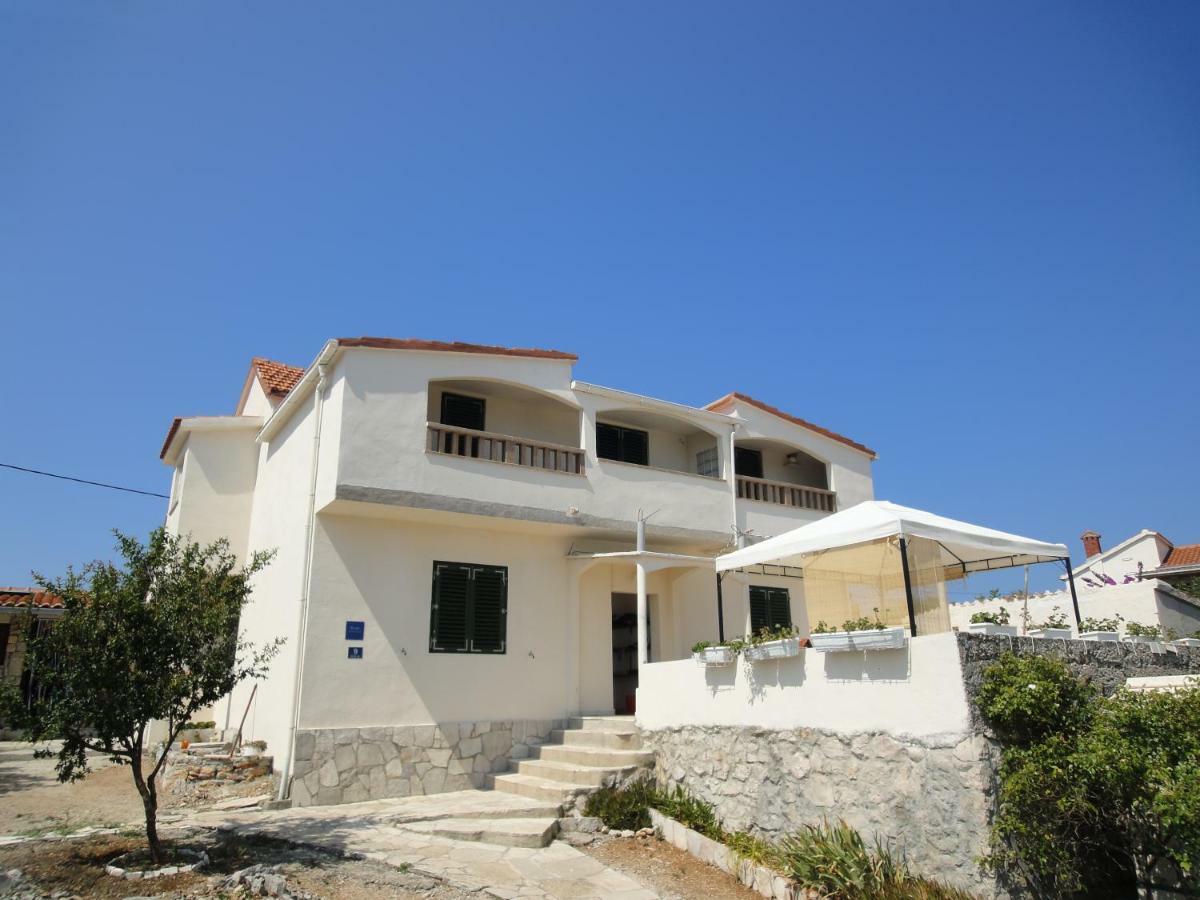 Apartments Villa Ana มาลี เดอร์เวนิค ภายนอก รูปภาพ