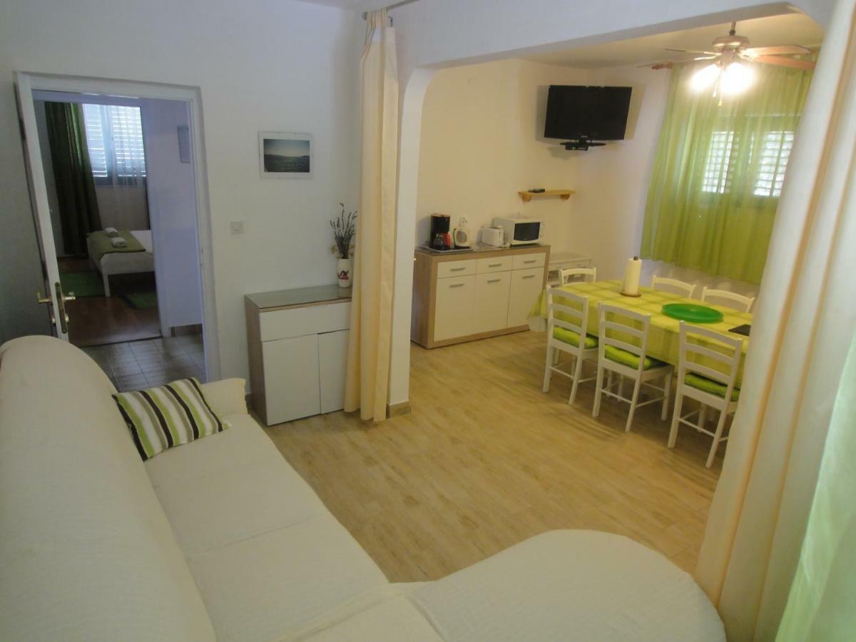 Apartments Villa Ana มาลี เดอร์เวนิค ภายนอก รูปภาพ